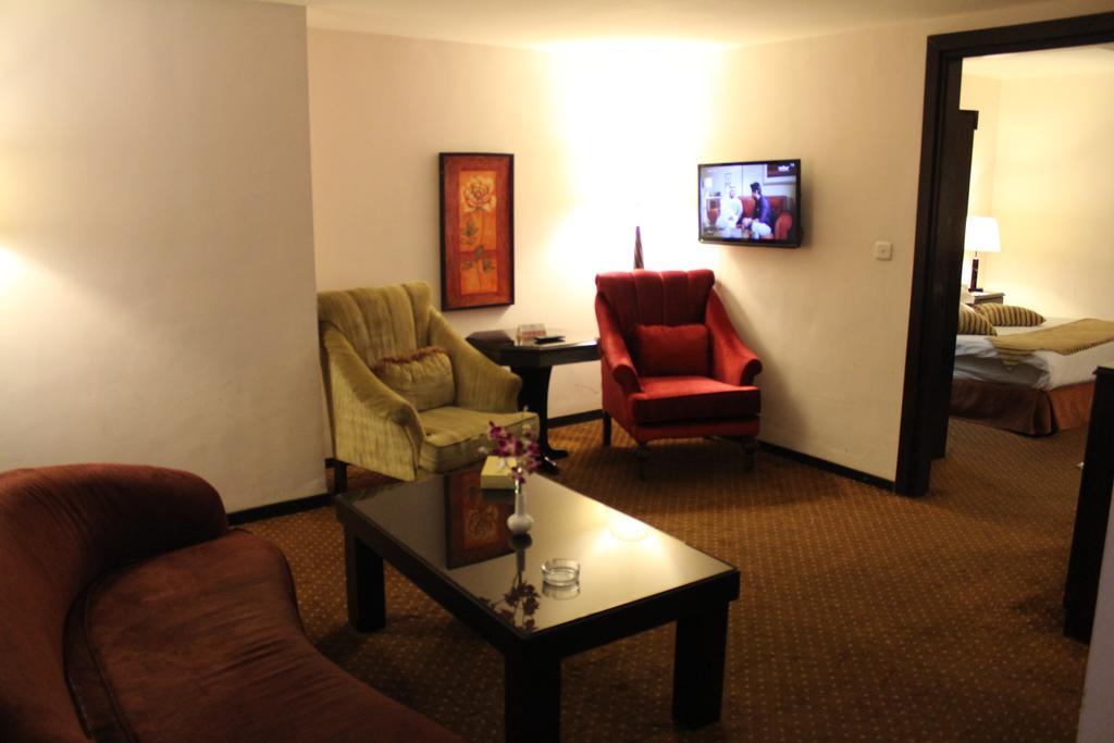 Al Fanar Palace Hotel And Suites Amman Bagian luar foto