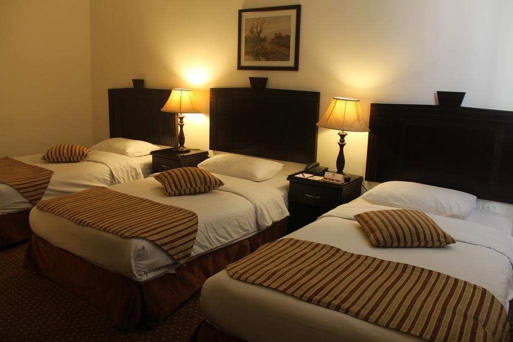 Al Fanar Palace Hotel And Suites Amman Bagian luar foto